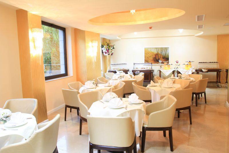Kosher Hotel Lev Or Bukares Bagian luar foto