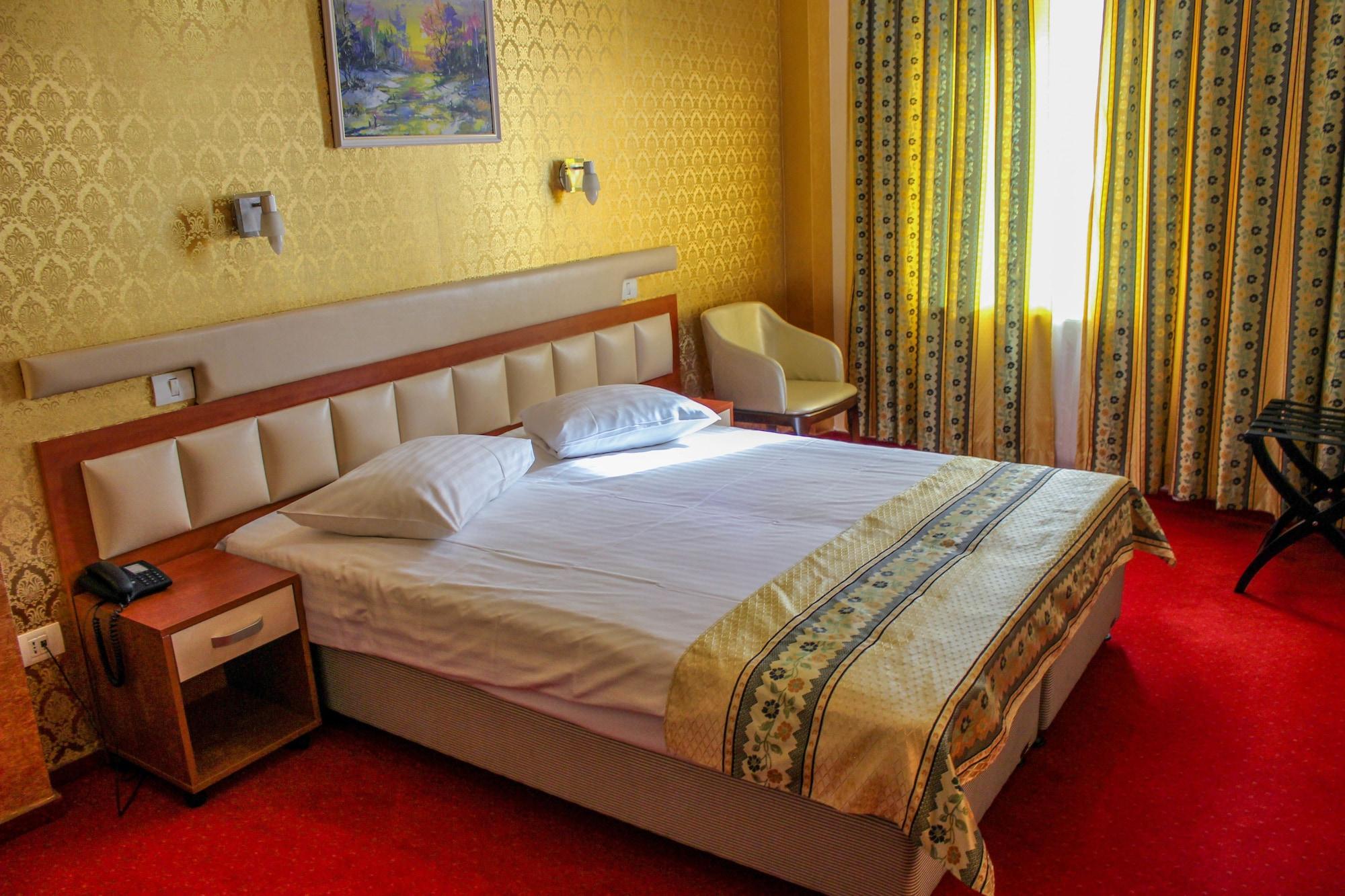 Kosher Hotel Lev Or Bukares Bagian luar foto