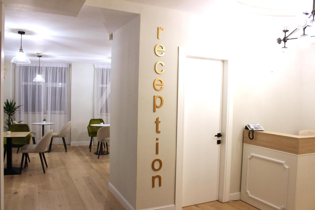 Kosher Hotel Lev Or Bukares Bagian luar foto