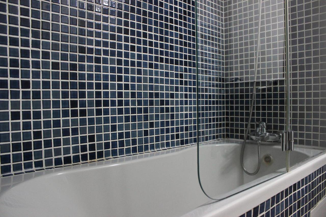 Kosher Hotel Lev Or Bukares Bagian luar foto