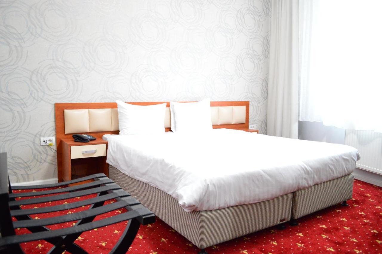 Kosher Hotel Lev Or Bukares Bagian luar foto