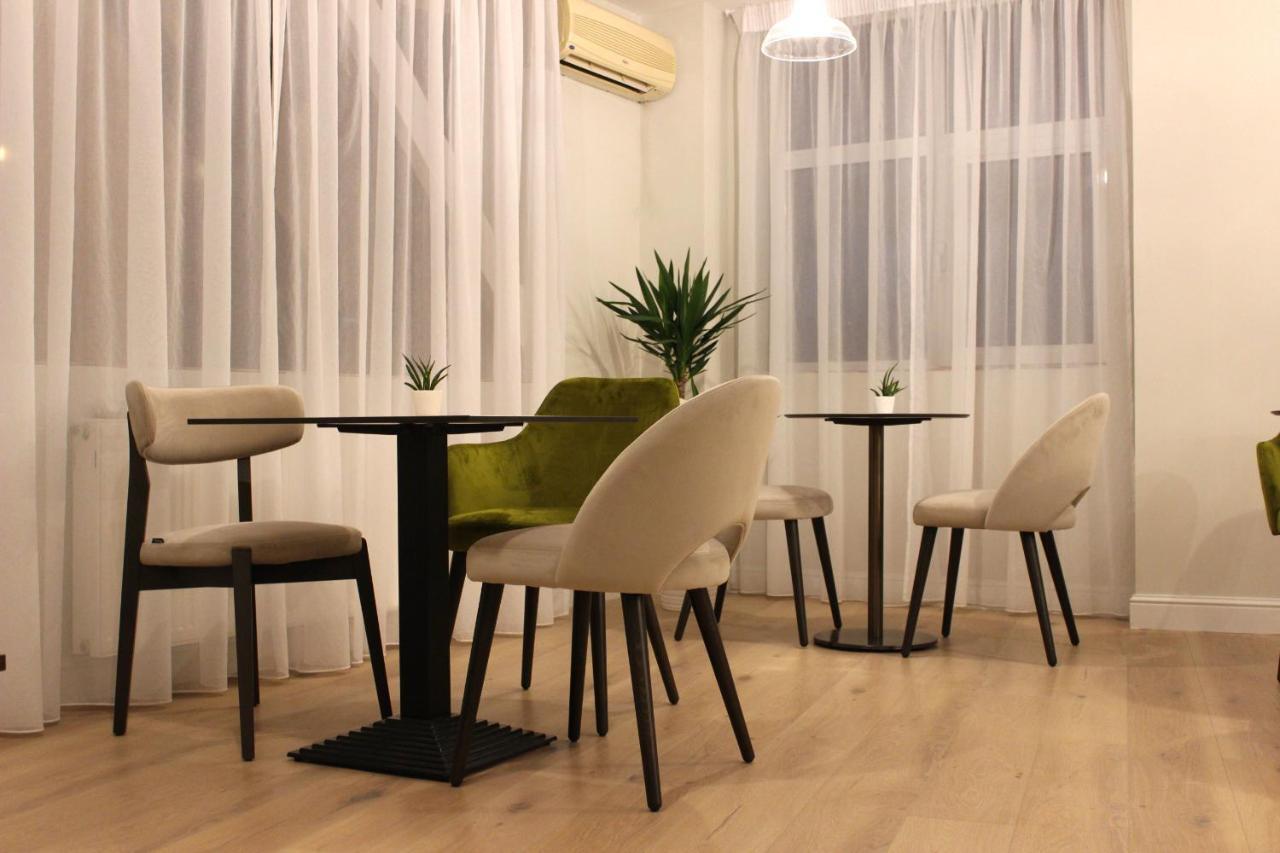 Kosher Hotel Lev Or Bukares Bagian luar foto