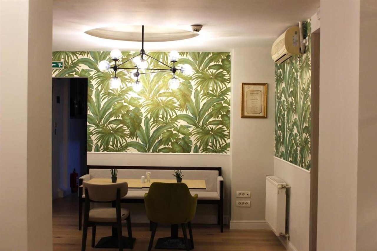Kosher Hotel Lev Or Bukares Bagian luar foto