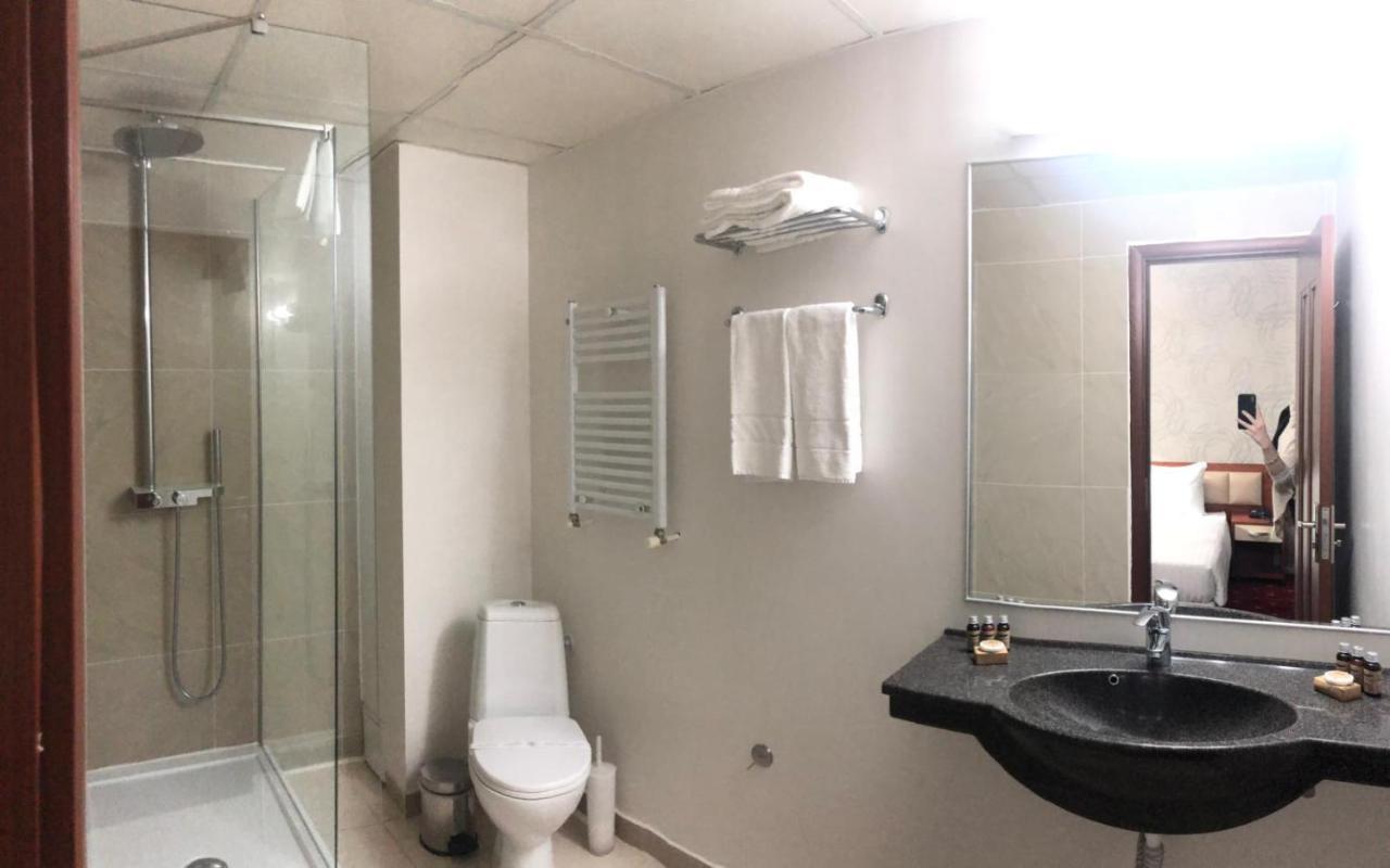 Kosher Hotel Lev Or Bukares Bagian luar foto